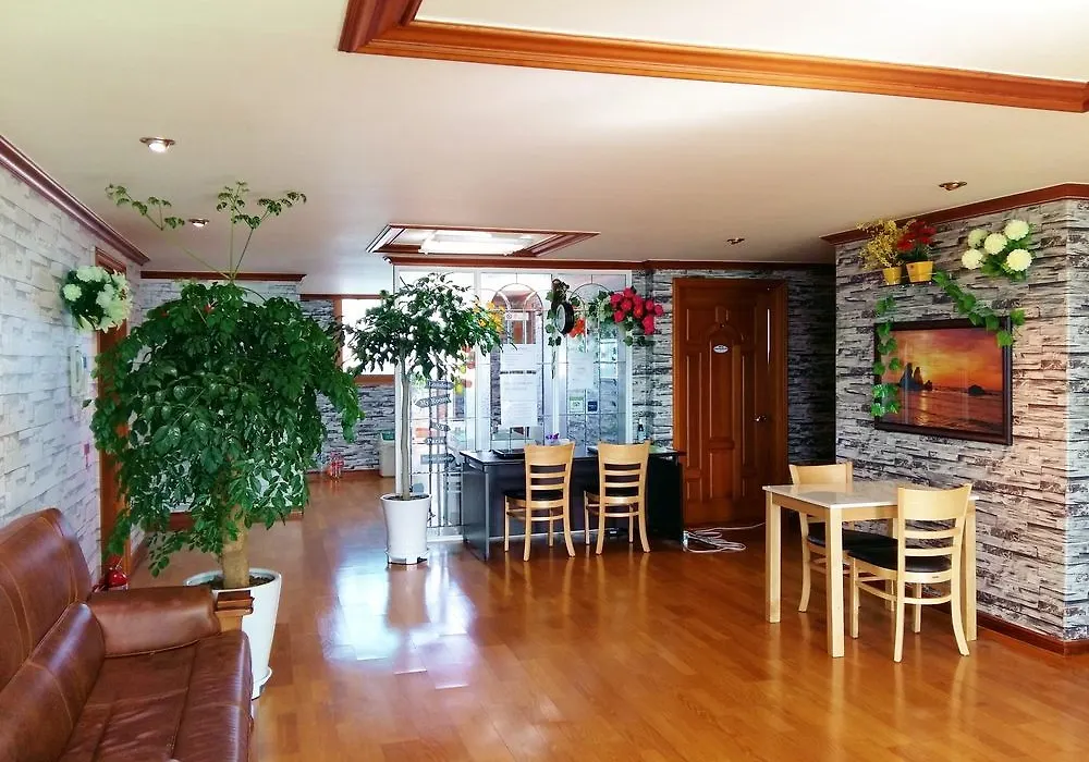 Good Moments Sharehouse-1